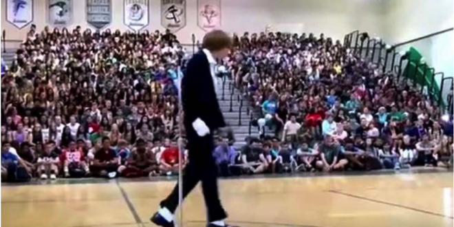Mean bullies started laughing when “quiet kid” took the stage, then the music began